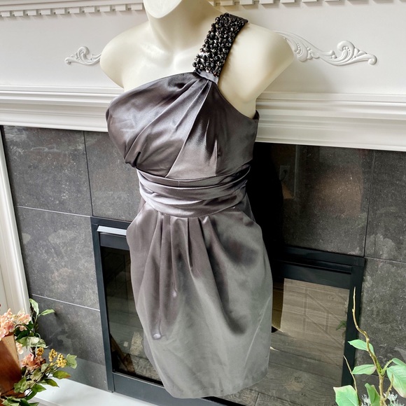 🔴 5/$45 SALE 🔴 SPEECHLESS | One shoulder Dress - Picture 2 of 7